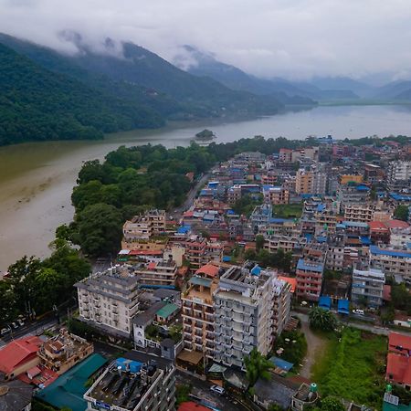 Отель Pokhara Batika Экстерьер фото